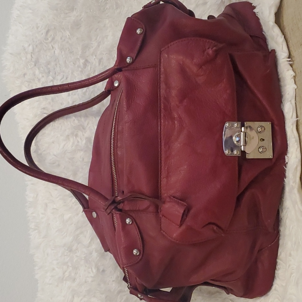 Maxandcleo handbag.